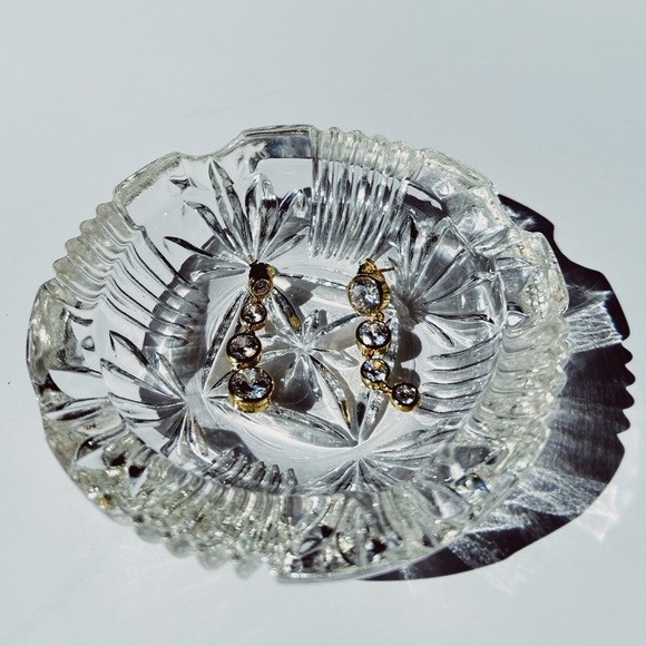 NWT Completed Works 💎 Cubic Zirconia & Gold Asymmetrical Crystal Drop Earrings - Picture 10 of 16